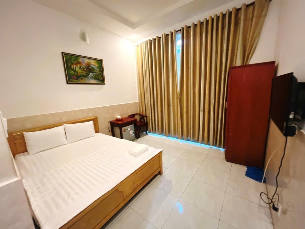 Khach San Thien Phuc Hotel Хошимин Екстериор снимка